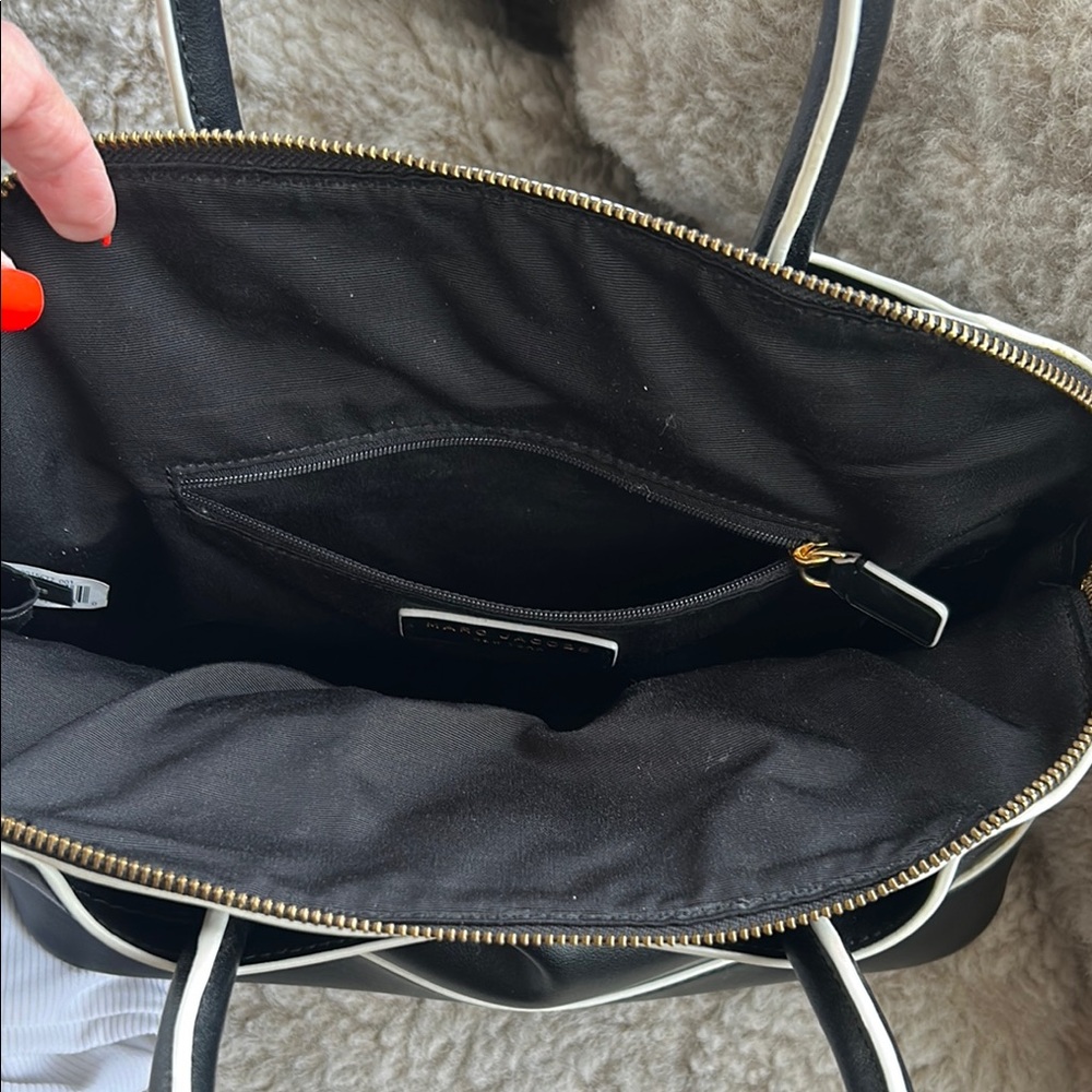 Marc Jacobs Black Satchel with Gold Hardware and Structured Design - Picture 10 of 10